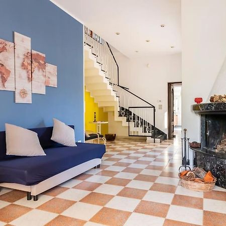 La Pomelia Di Gio Villa Мондело Екстериор снимка